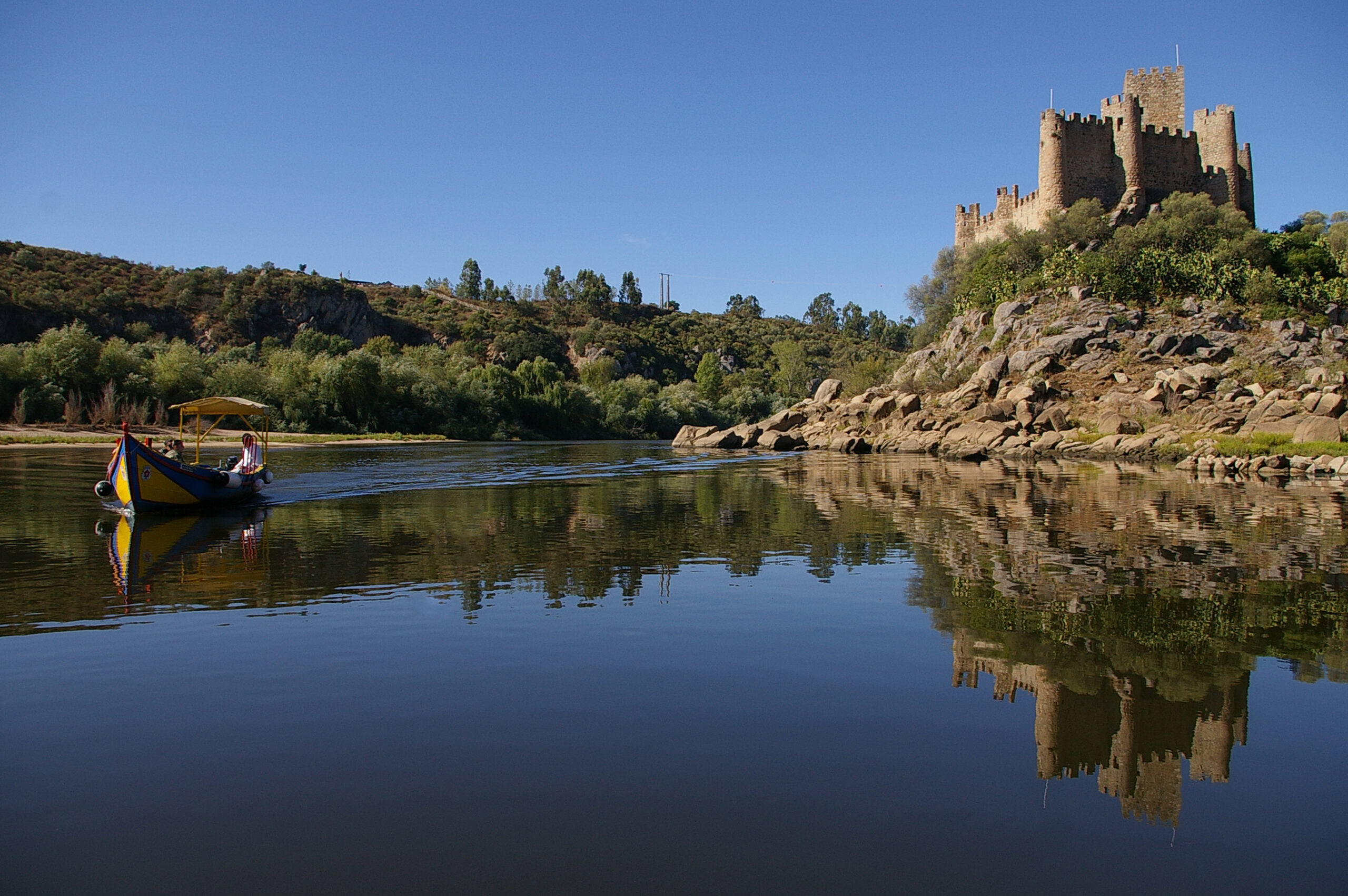 Castelo de Almourol scaled